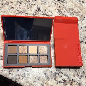 Hung Vanngo Eyeshadow Palette - Neautrals